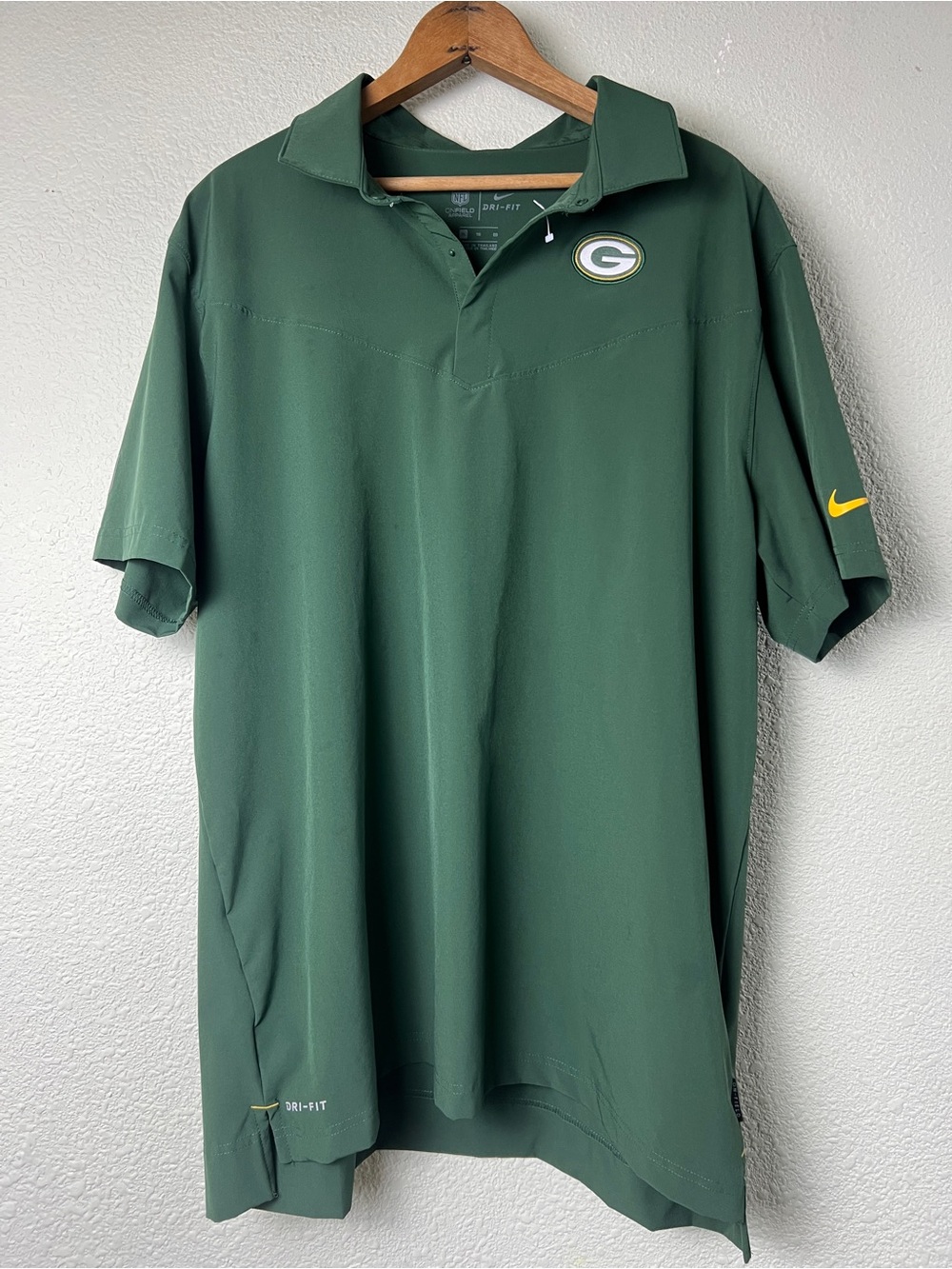 NIKE Dri-Fit Mens XL  NFL Greenbay Packers Polo On Field Apparel Green Logo